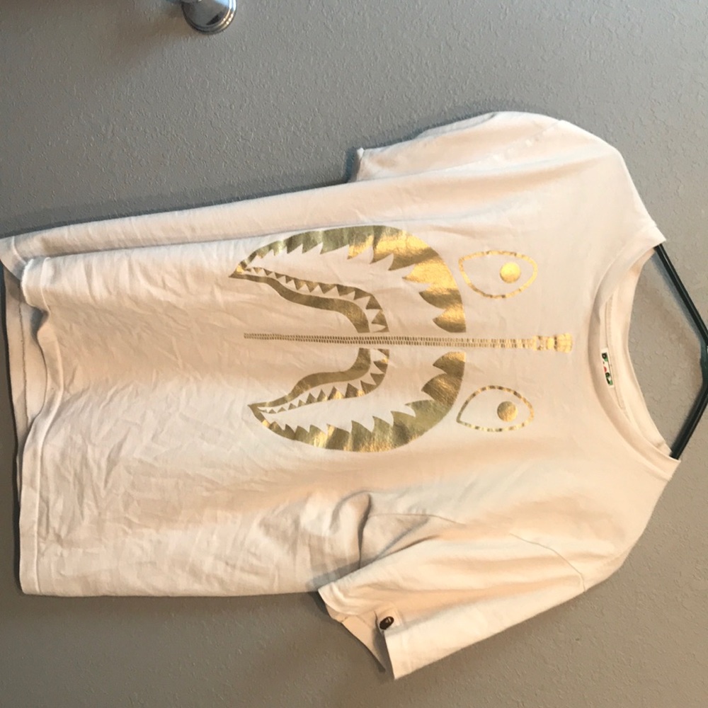 A BATHING APE LIKE NEW CONDITION T SHIRT SHARK